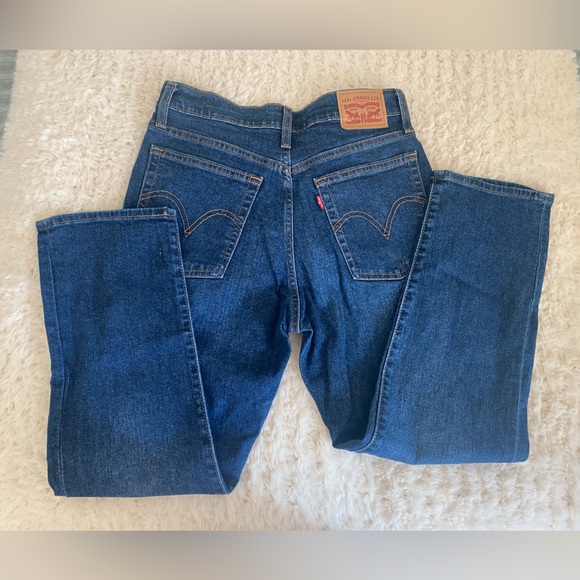 Levi's Wedgie Straight Jeans - Picture 8 of 11